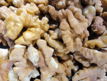 Would you like to refine milk kefir muesli with these exclusive organic walnuts. Here you can buy organic walnut kernels online