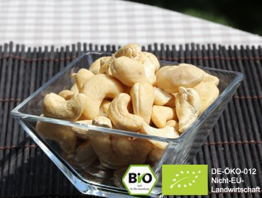 Wollen Sie Milchkefir bzw. Kefir Müsli mit diesen exklusiven Bio Cashewnüssen verfeinern? Hier getrocknete Bio Cashewkerne online kaufen