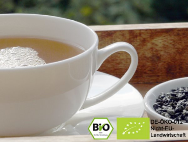 Stellen sie Ihren eigenen leckern Bio Kombucha Tee (Kombuchatee, Teepilz Getränk) mit Hilfe unseres Kombuchapilz und unseren leckeren Bio Grüntee China Gunpowder her. Oder einfach pur geniessen!