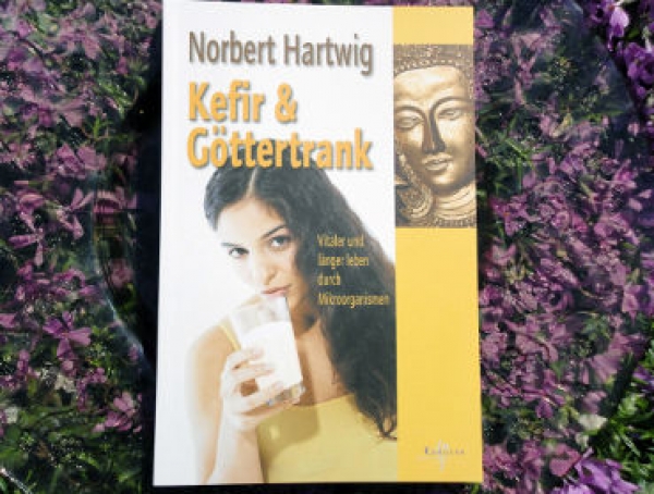 Do you want important information about water kefir (japanese water crystals), milk kefir (kefir grains) and kombucha tea fungus? Here you can buy books about kefir and kombucha online
