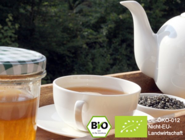 Stellen sie Ihren eigenen leckern Bio Kombucha Tee (Kombuchatee, Teepilz Getränk) mit Hilfe unseres Kombuchapilz und unseren leckeren Bio Grüntee China Gunpowder her. Oder einfach pur geniessen!